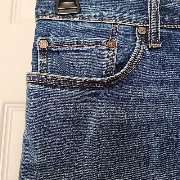 OLD NAVY WOMAN'S JEANS - Picture 3 of 10